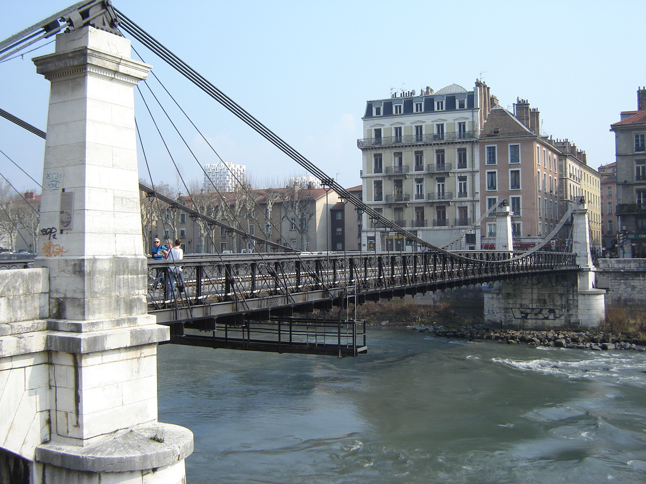 Couvreur pont-de-lisere